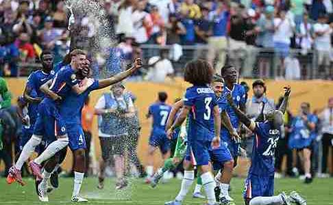 تشيلسي يحقق فوزًا كبيرًا على باريس بثلاثة أهداف ويظفر بلقب كأس العالم للأندية