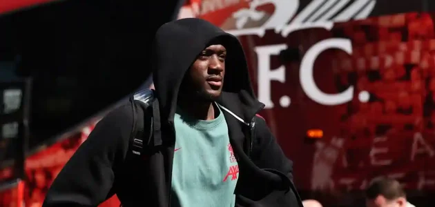 ليفربول يسعى جاهدًا لضمان استمرار مدافعه إبراهيما كوناتي